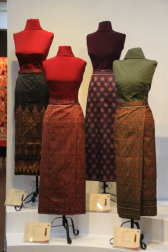 ហូលផាម៉ួងខ្មែរ